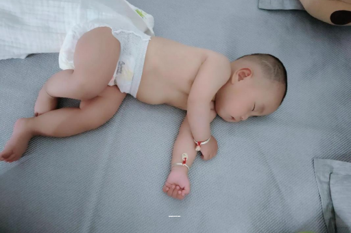 平阳4个月宝宝特点